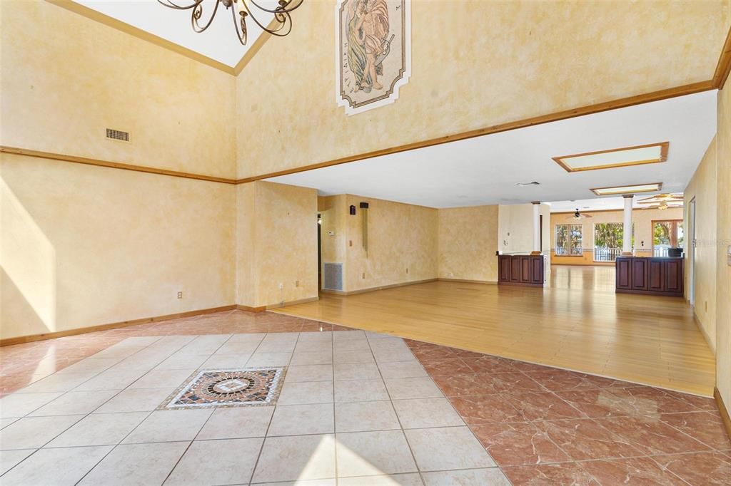 For Sale: $825,000 (5 beds, 4 baths, 4514 Square Feet)