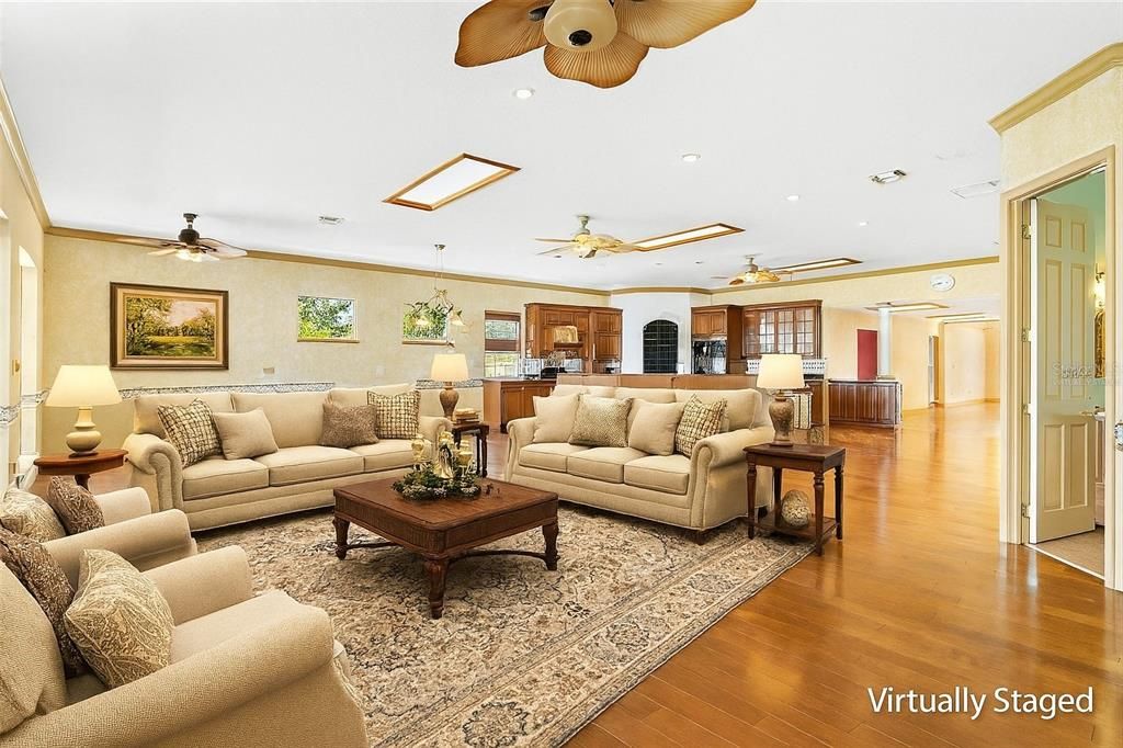 For Sale: $825,000 (5 beds, 4 baths, 4514 Square Feet)