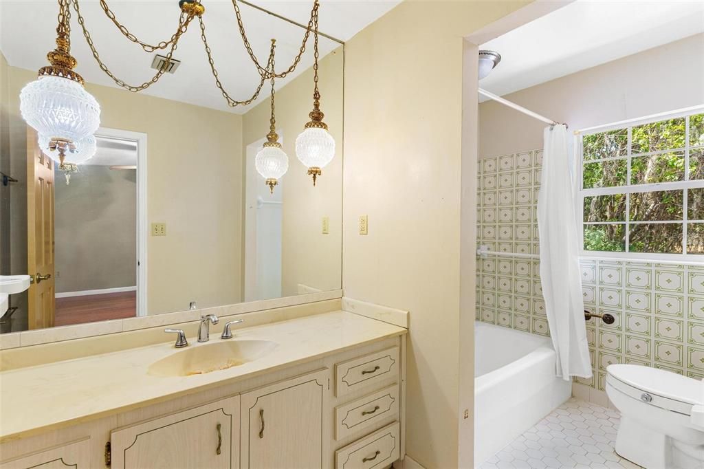 For Sale: $825,000 (5 beds, 4 baths, 4514 Square Feet)