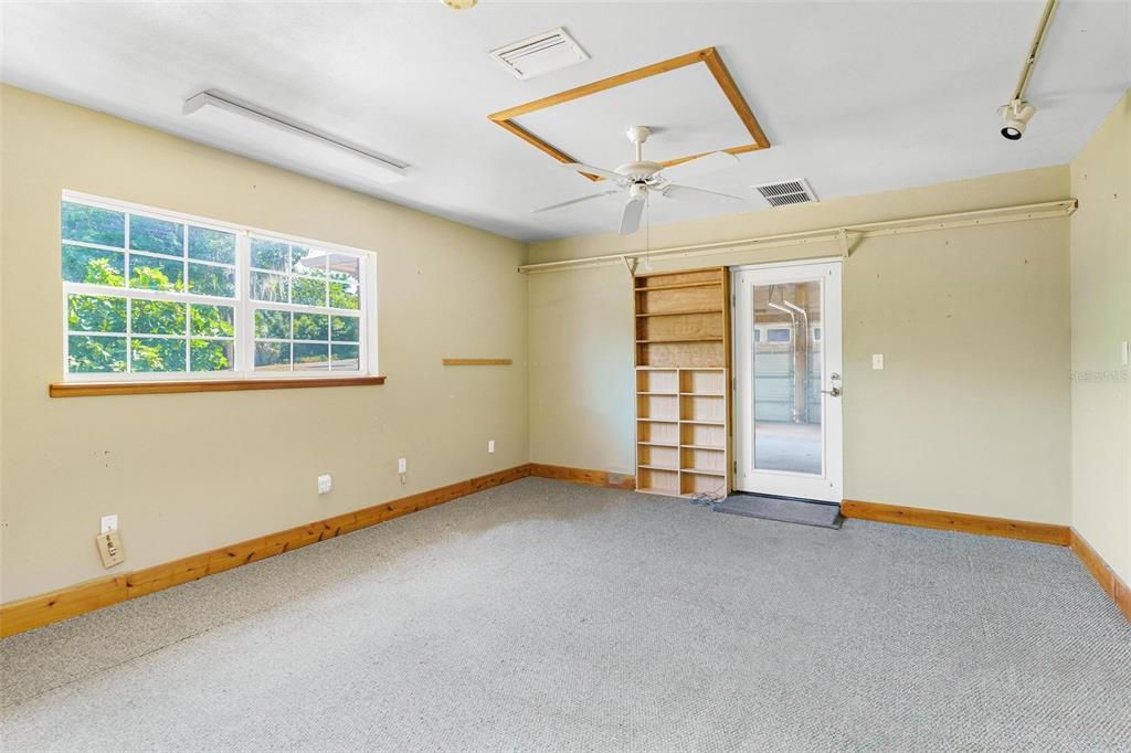 For Sale: $825,000 (5 beds, 4 baths, 4514 Square Feet)