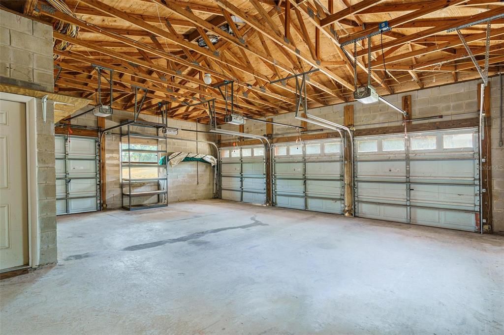 For Sale: $825,000 (5 beds, 4 baths, 4514 Square Feet)