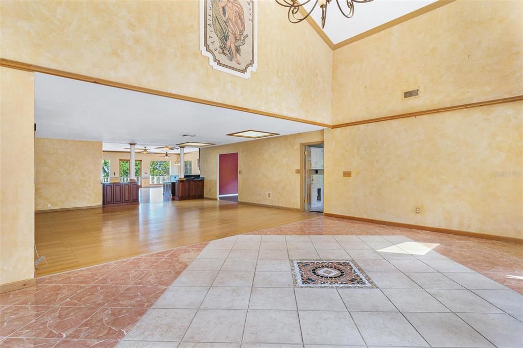 For Sale: $825,000 (5 beds, 4 baths, 4514 Square Feet)