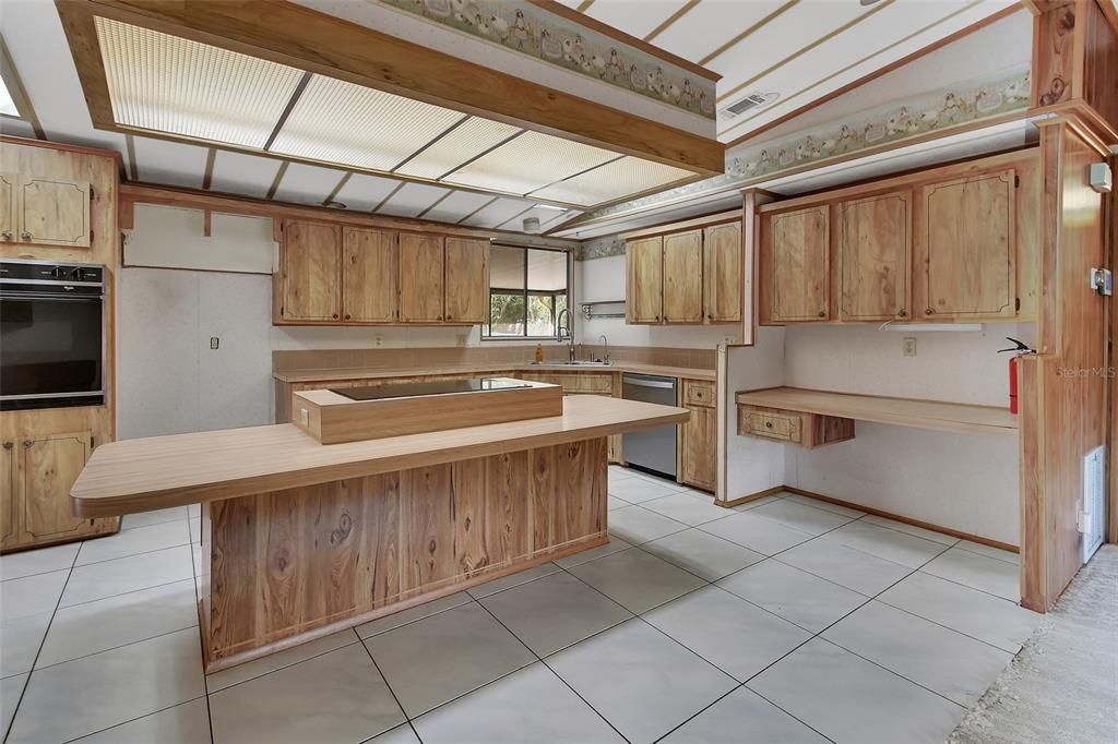 Active With Contract: $140,000 (3 beds, 2 baths, 1792 Square Feet)