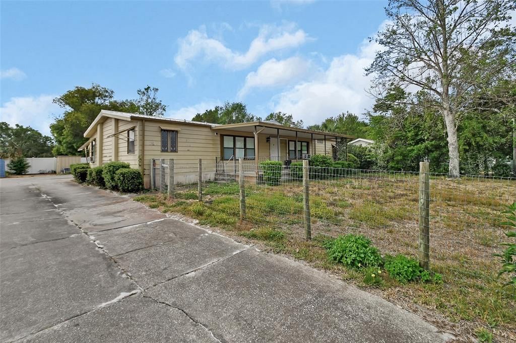 Active With Contract: $140,000 (3 beds, 2 baths, 1792 Square Feet)