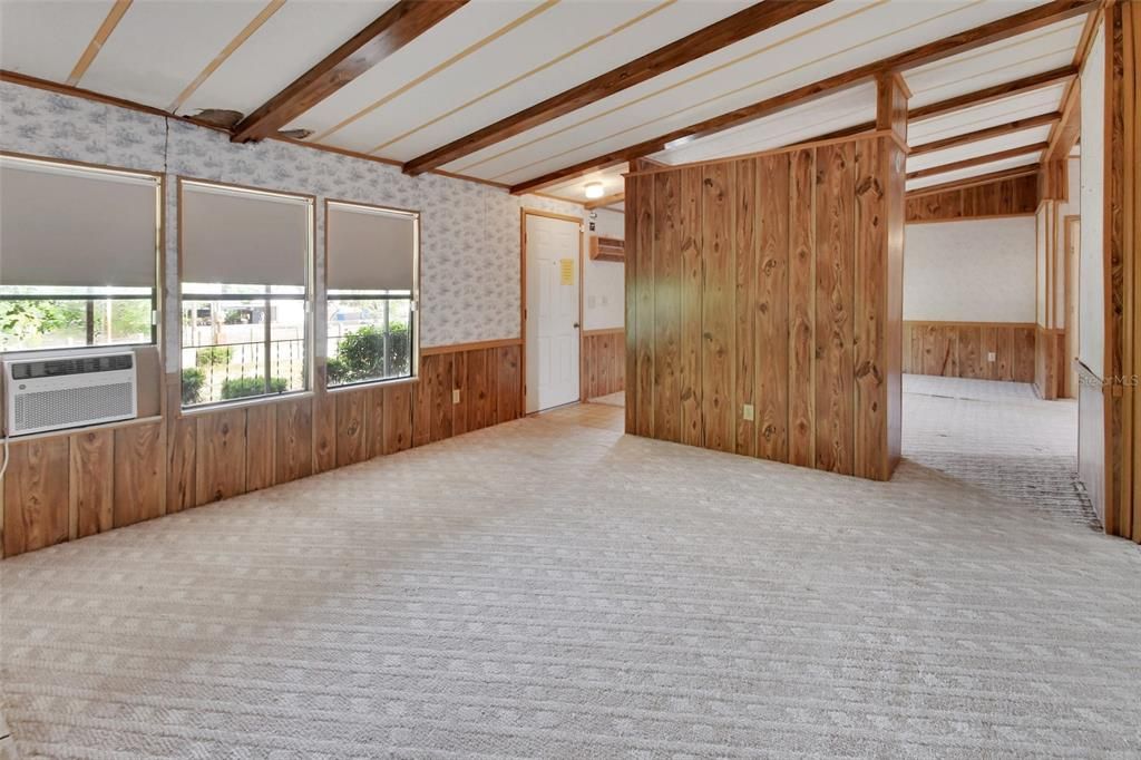 Active With Contract: $140,000 (3 beds, 2 baths, 1792 Square Feet)