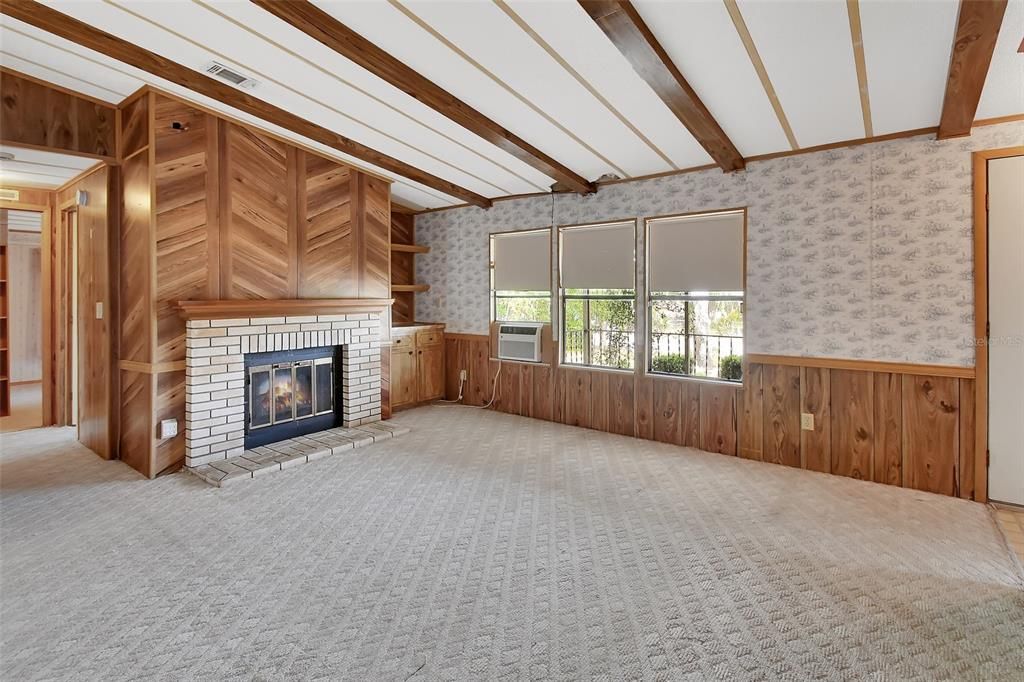 Active With Contract: $140,000 (3 beds, 2 baths, 1792 Square Feet)