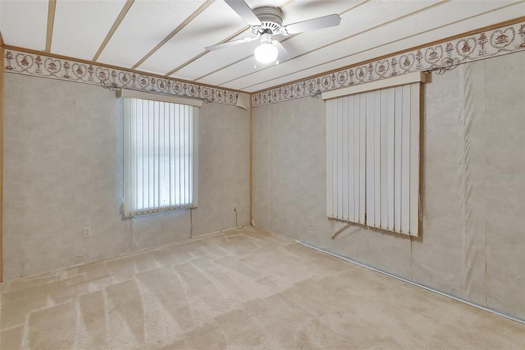 Active With Contract: $140,000 (3 beds, 2 baths, 1792 Square Feet)