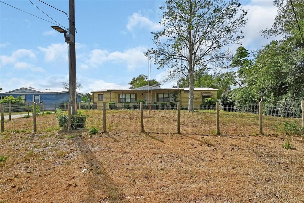 Active With Contract: $140,000 (3 beds, 2 baths, 1792 Square Feet)