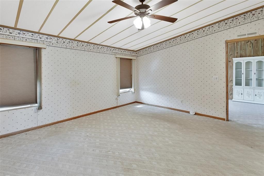 Active With Contract: $140,000 (3 beds, 2 baths, 1792 Square Feet)