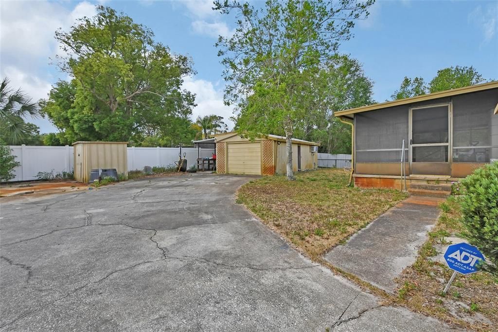 Active With Contract: $140,000 (3 beds, 2 baths, 1792 Square Feet)