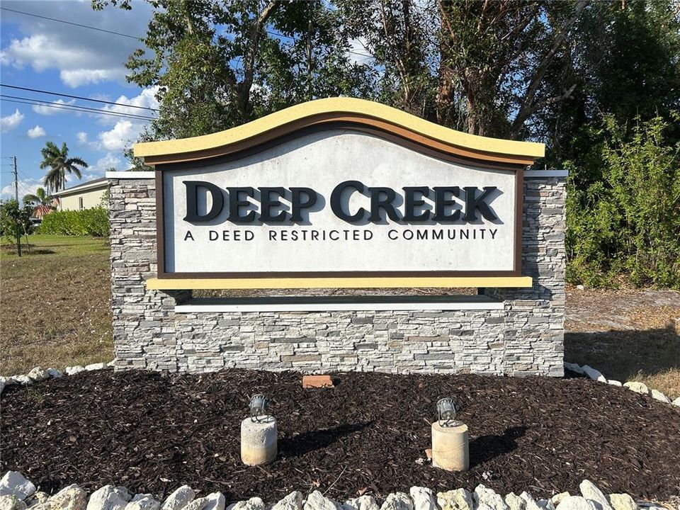 Под контрактом: $408,100 (4 спален, 3 ванн, 2265 Квадратных фут)