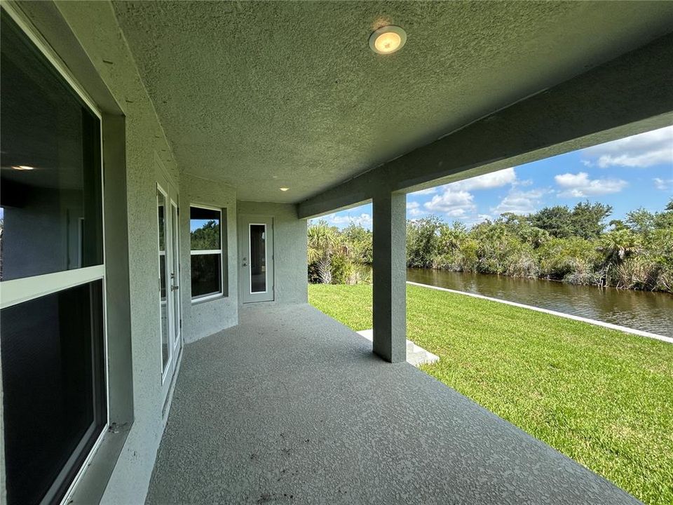 Под контрактом: $408,100 (4 спален, 3 ванн, 2265 Квадратных фут)