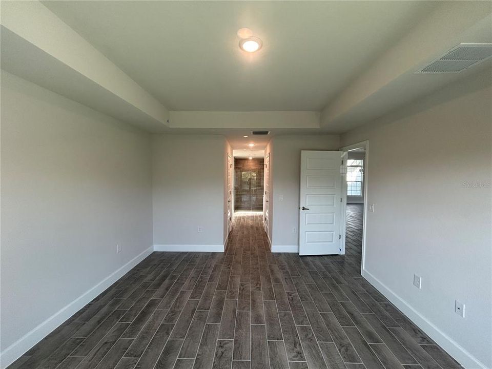 Под контрактом: $408,100 (4 спален, 3 ванн, 2265 Квадратных фут)