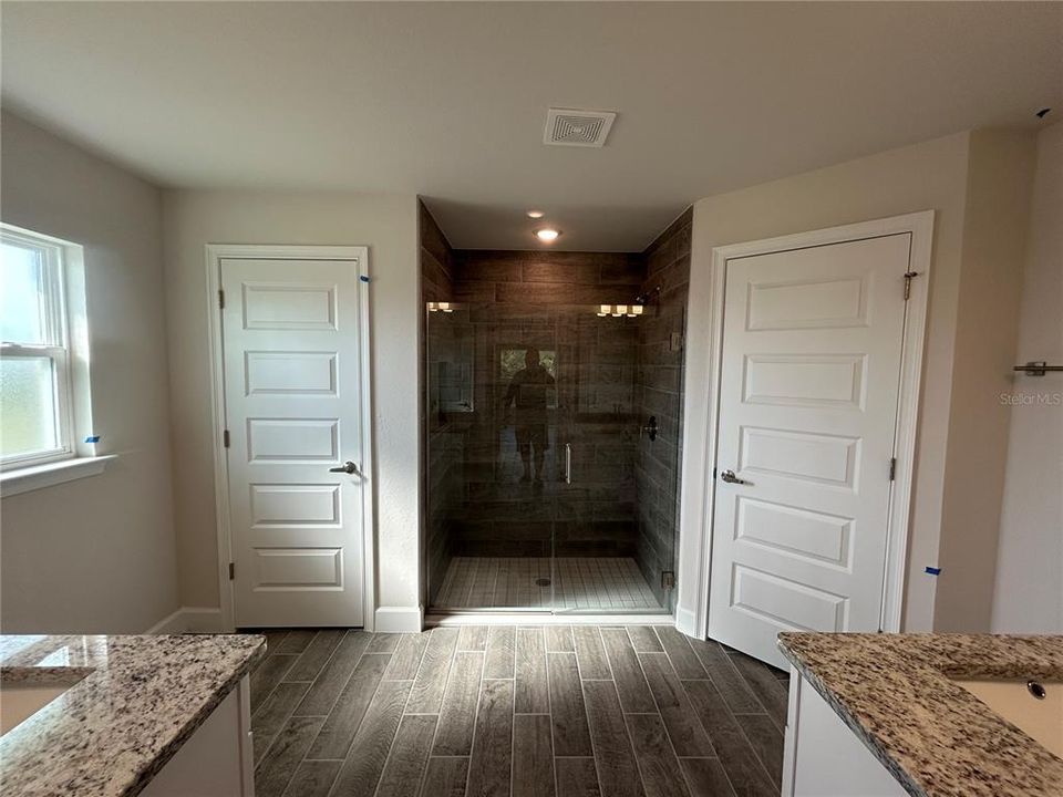 Под контрактом: $408,100 (4 спален, 3 ванн, 2265 Квадратных фут)