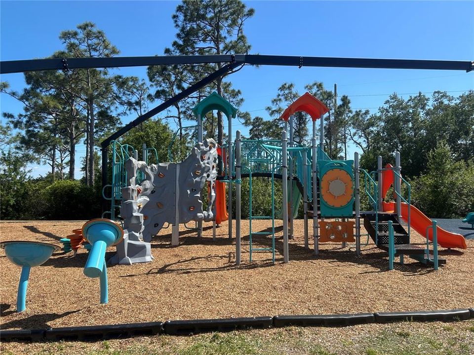 Под контрактом: $408,100 (4 спален, 3 ванн, 2265 Квадратных фут)