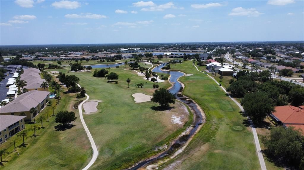 Под контрактом: $408,100 (4 спален, 3 ванн, 2265 Квадратных фут)