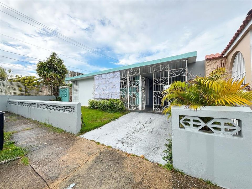 Recently Sold: $145,000 (3 beds, 1 baths, 1824 Square Feet)