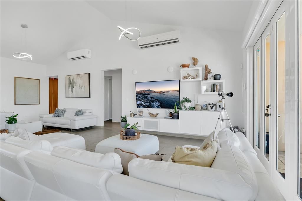 For Sale: $1,190,000 (4 beds, 3 baths, 2762 Square Feet)