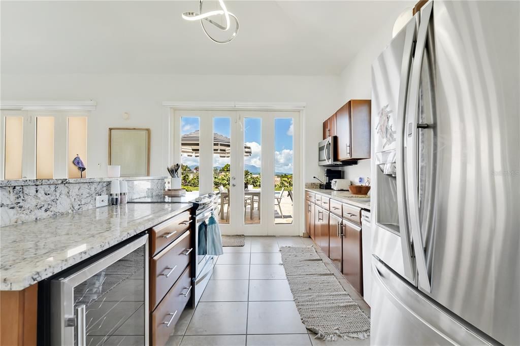 For Sale: $1,190,000 (4 beds, 3 baths, 2762 Square Feet)