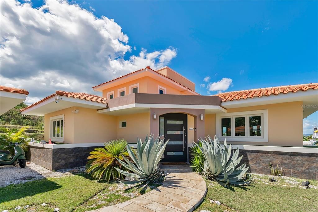 For Sale: $1,190,000 (4 beds, 3 baths, 2762 Square Feet)