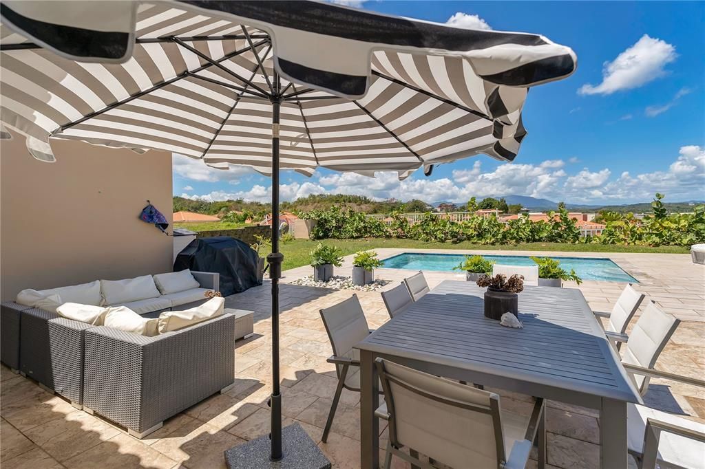 For Sale: $1,190,000 (4 beds, 3 baths, 2762 Square Feet)