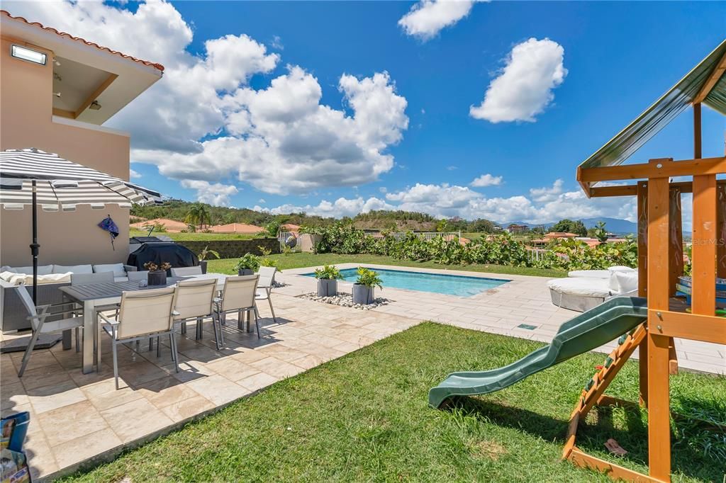 For Sale: $1,190,000 (4 beds, 3 baths, 2762 Square Feet)