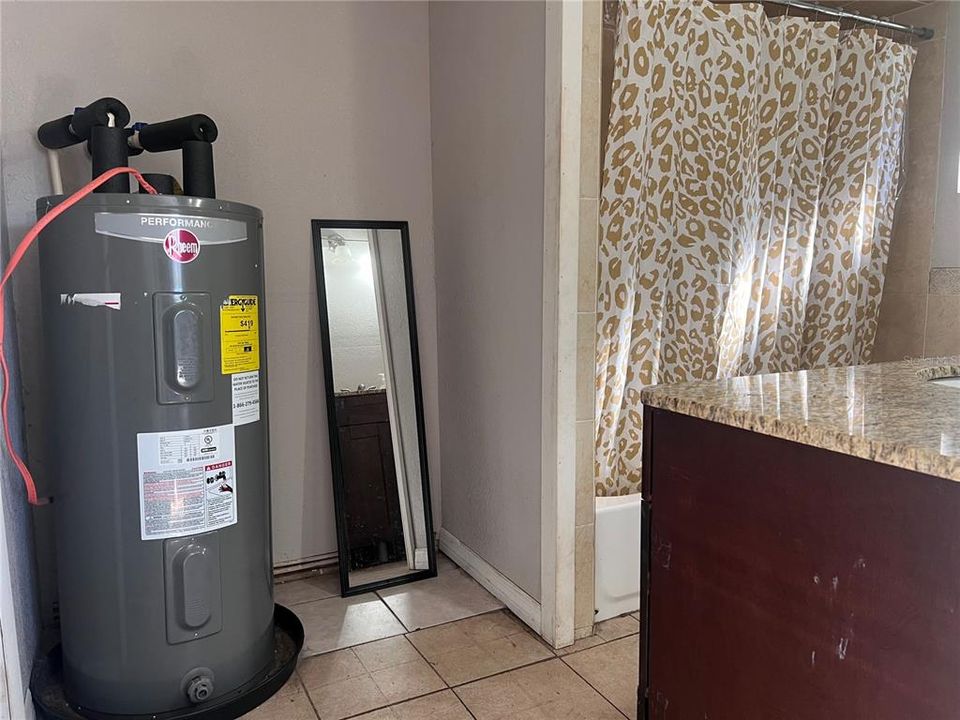 For Sale: $139,900 (2 beds, 1 baths, 1020 Square Feet)