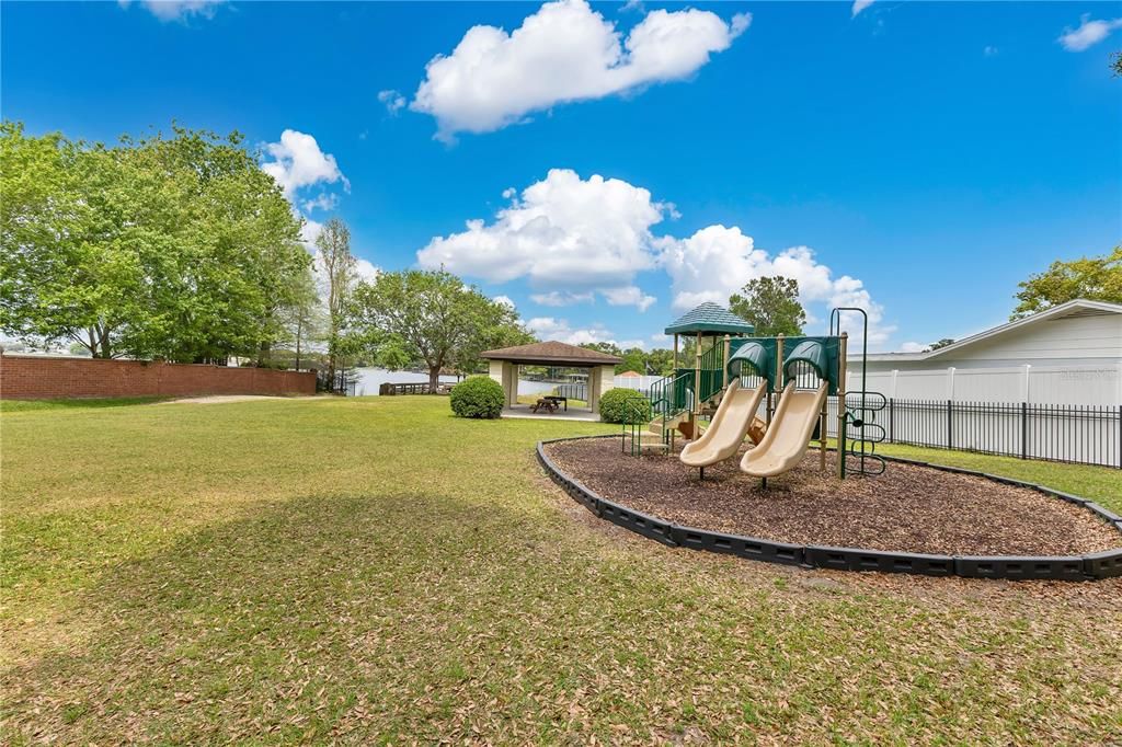 For Sale: $977,000 (3 beds, 2 baths, 2307 Square Feet)