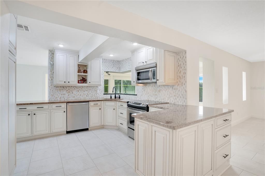 For Sale: $977,000 (3 beds, 2 baths, 2307 Square Feet)