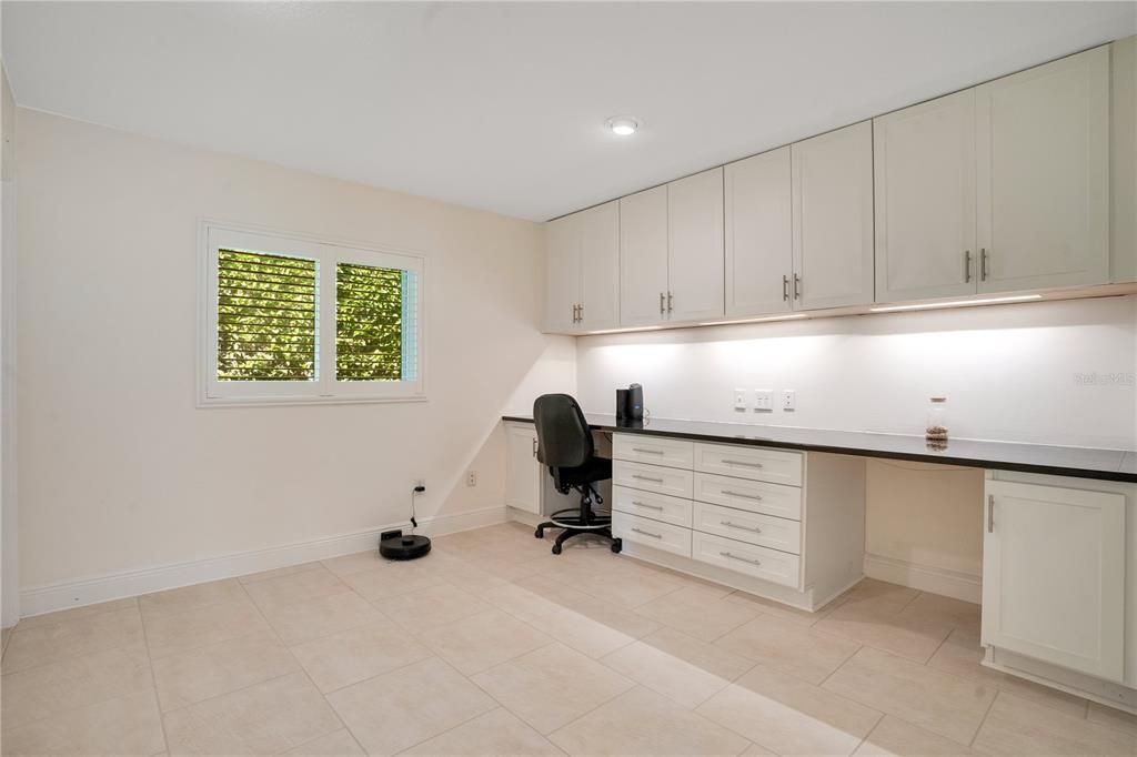 For Sale: $977,000 (3 beds, 2 baths, 2307 Square Feet)