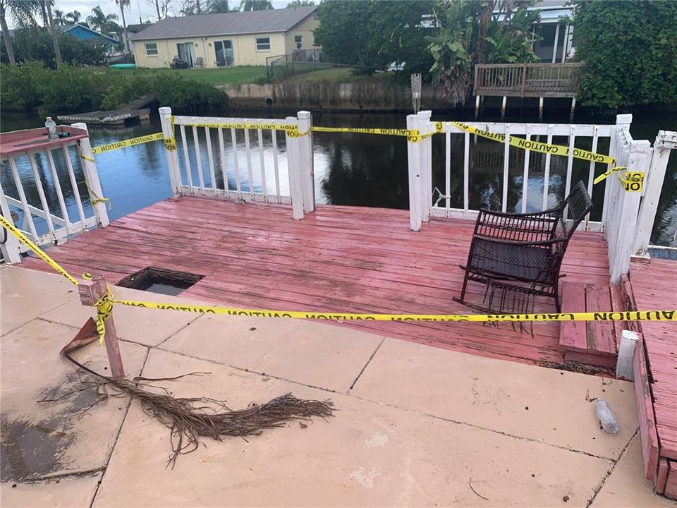 合同活跃: $149,000 (4 贝兹, 3 浴室, 2024 平方英尺)