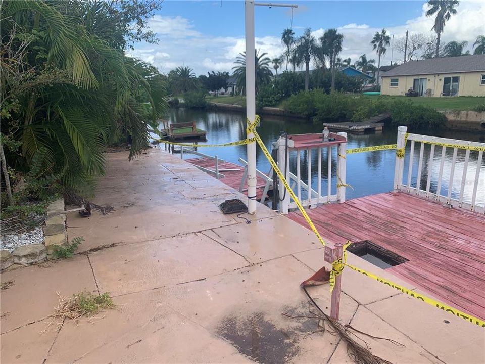 合同活跃: $149,000 (4 贝兹, 3 浴室, 2024 平方英尺)