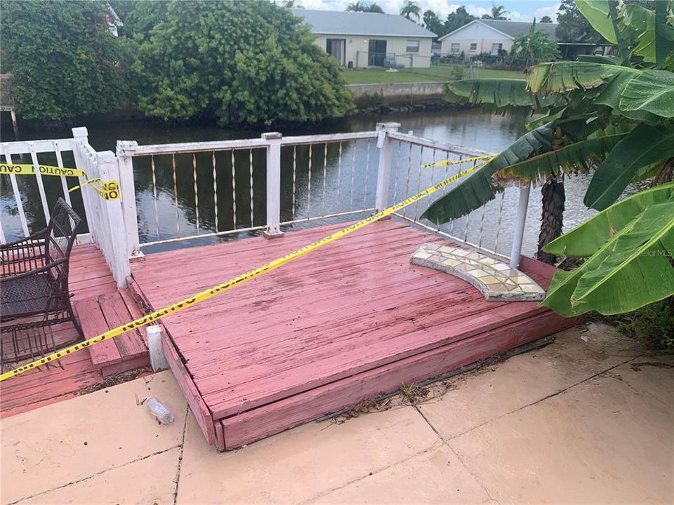 合同活跃: $149,000 (4 贝兹, 3 浴室, 2024 平方英尺)