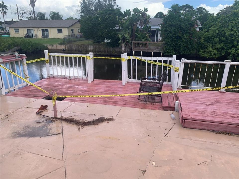 合同活跃: $149,000 (4 贝兹, 3 浴室, 2024 平方英尺)