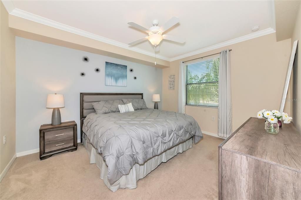 待售: $220,000 (2 贝兹, 2 浴室, 1121 平方英尺)