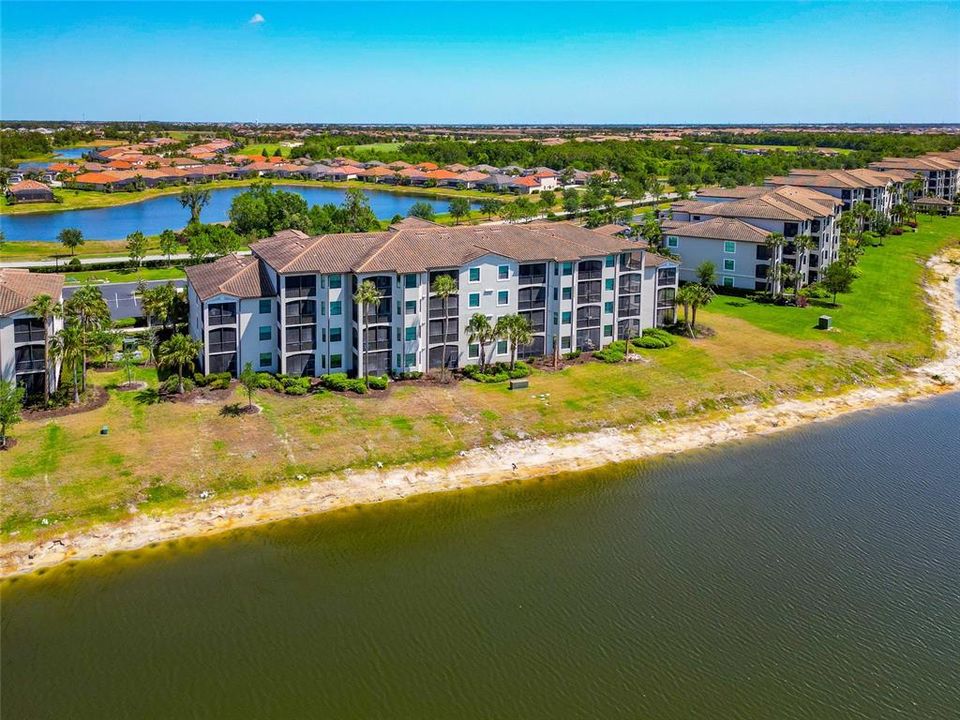 待售: $220,000 (2 贝兹, 2 浴室, 1121 平方英尺)