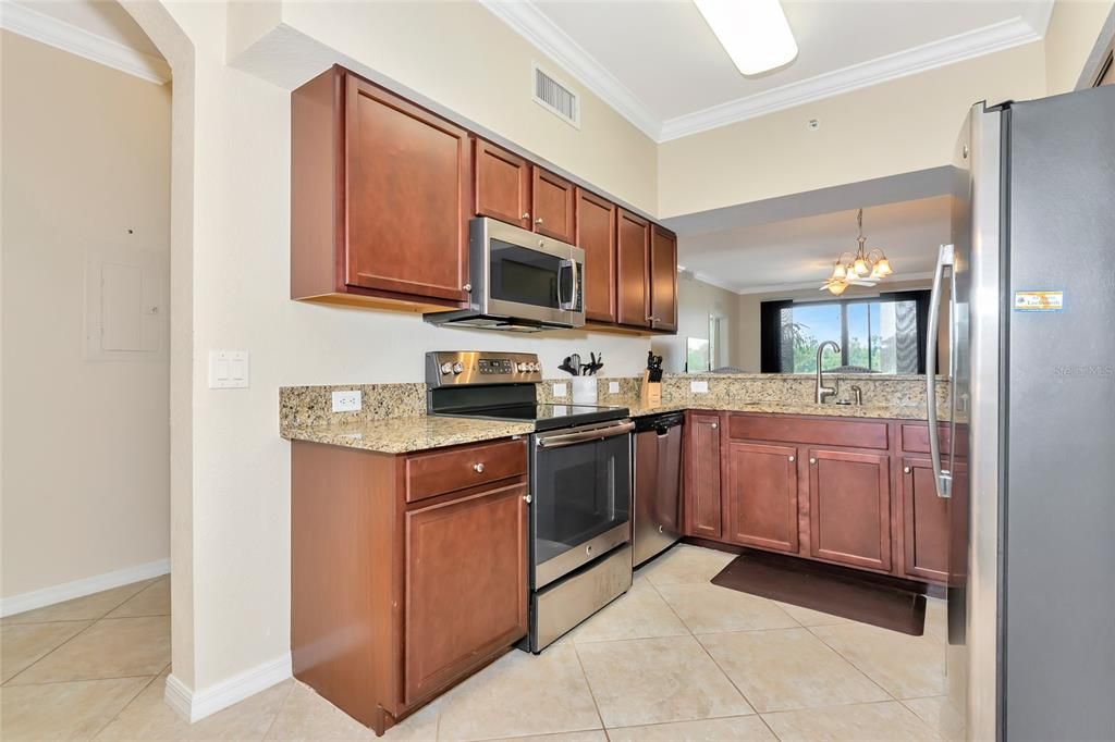 待售: $220,000 (2 贝兹, 2 浴室, 1121 平方英尺)