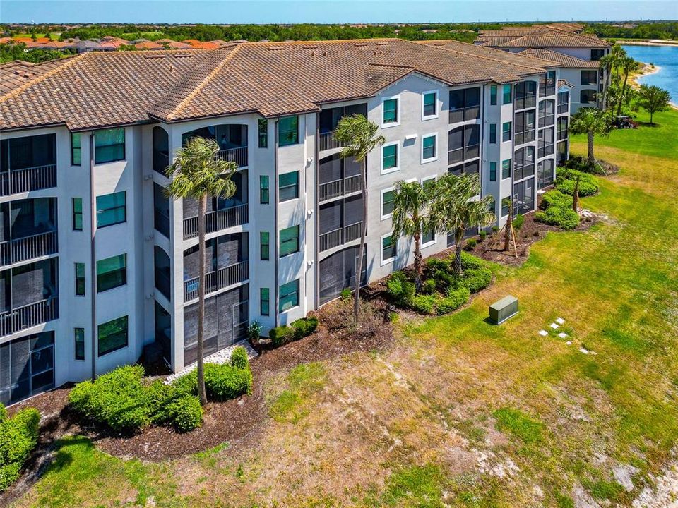 待售: $220,000 (2 贝兹, 2 浴室, 1121 平方英尺)