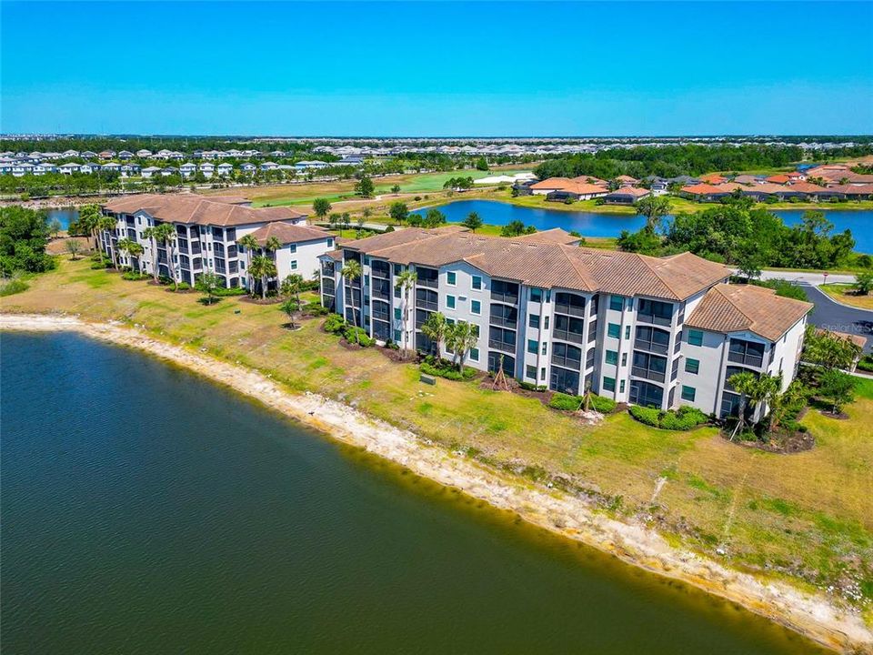 待售: $220,000 (2 贝兹, 2 浴室, 1121 平方英尺)