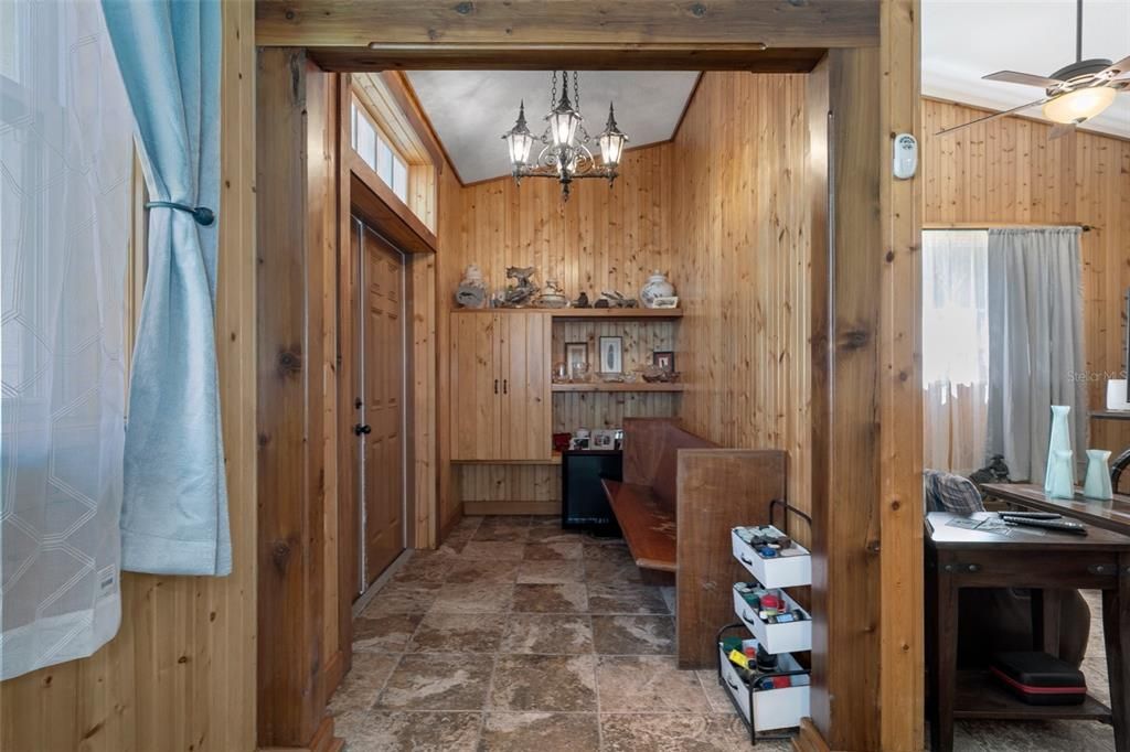 待售: $825,000 (3 贝兹, 2 浴室, 1946 平方英尺)