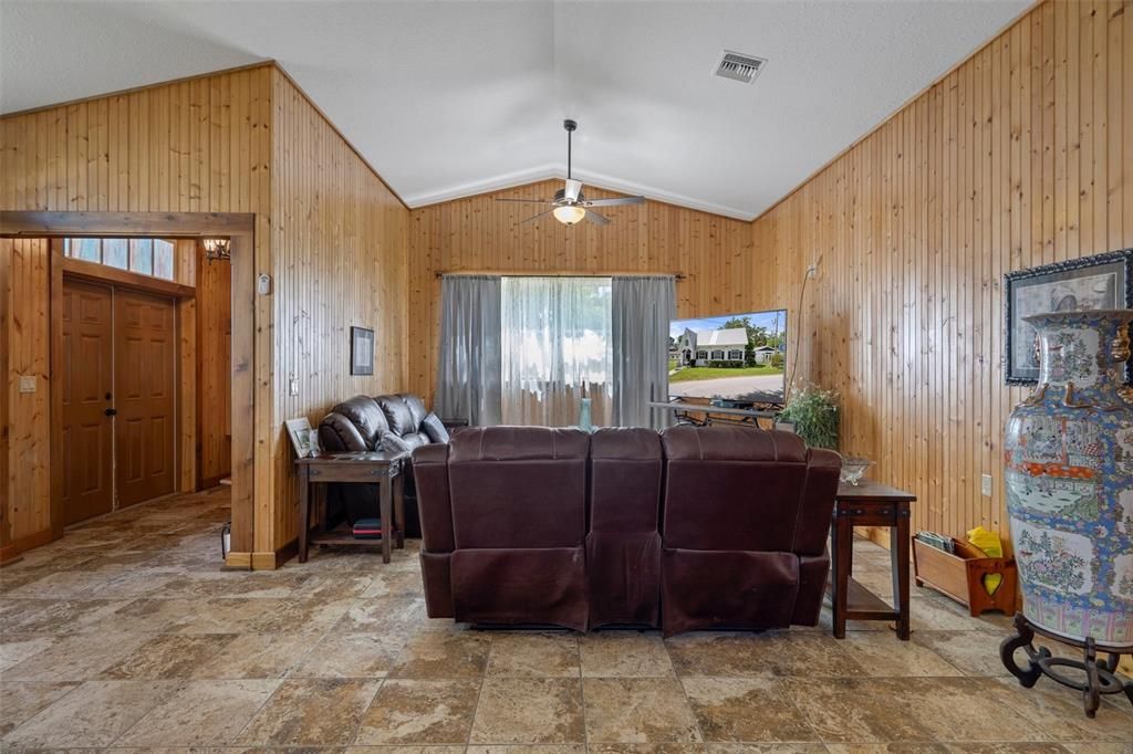 待售: $825,000 (3 贝兹, 2 浴室, 1946 平方英尺)