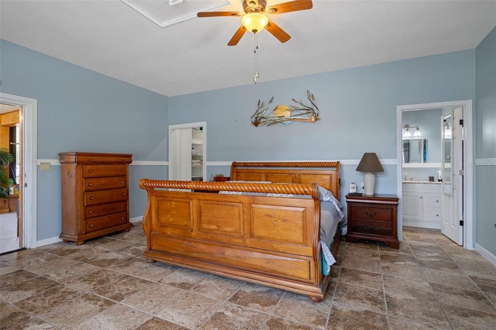 待售: $825,000 (3 贝兹, 2 浴室, 1946 平方英尺)