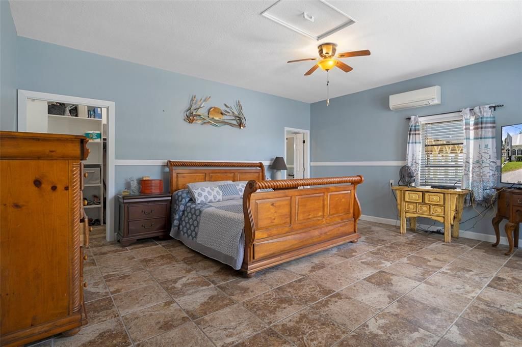 待售: $825,000 (3 贝兹, 2 浴室, 1946 平方英尺)