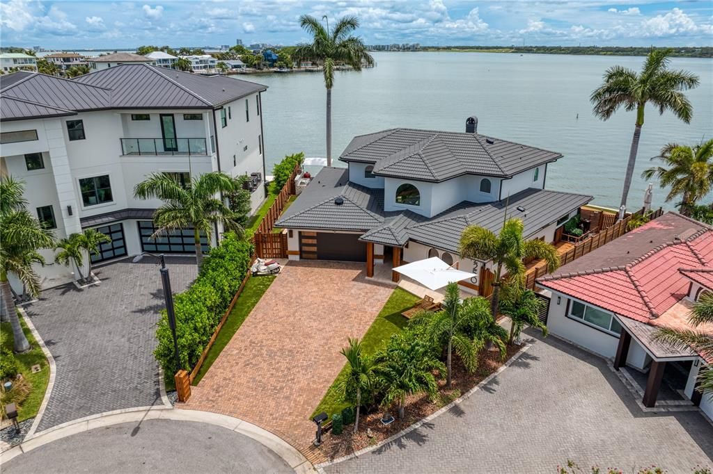 Activo con contrato: $3,498,000 (3 camas, 3 baños, 3225 Pies cuadrados)