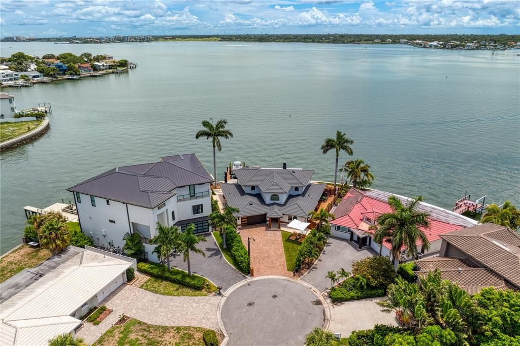 Activo con contrato: $3,498,000 (3 camas, 3 baños, 3225 Pies cuadrados)