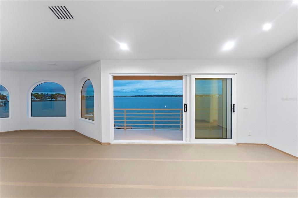 Activo con contrato: $3,498,000 (3 camas, 3 baños, 3225 Pies cuadrados)