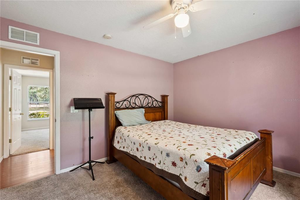 На продажу: $635,000 (4 спален, 2 ванн, 1705 Квадратных фут)