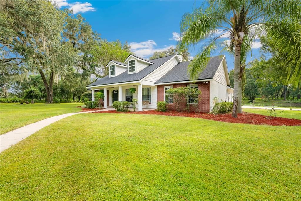 На продажу: $635,000 (4 спален, 2 ванн, 1705 Квадратных фут)