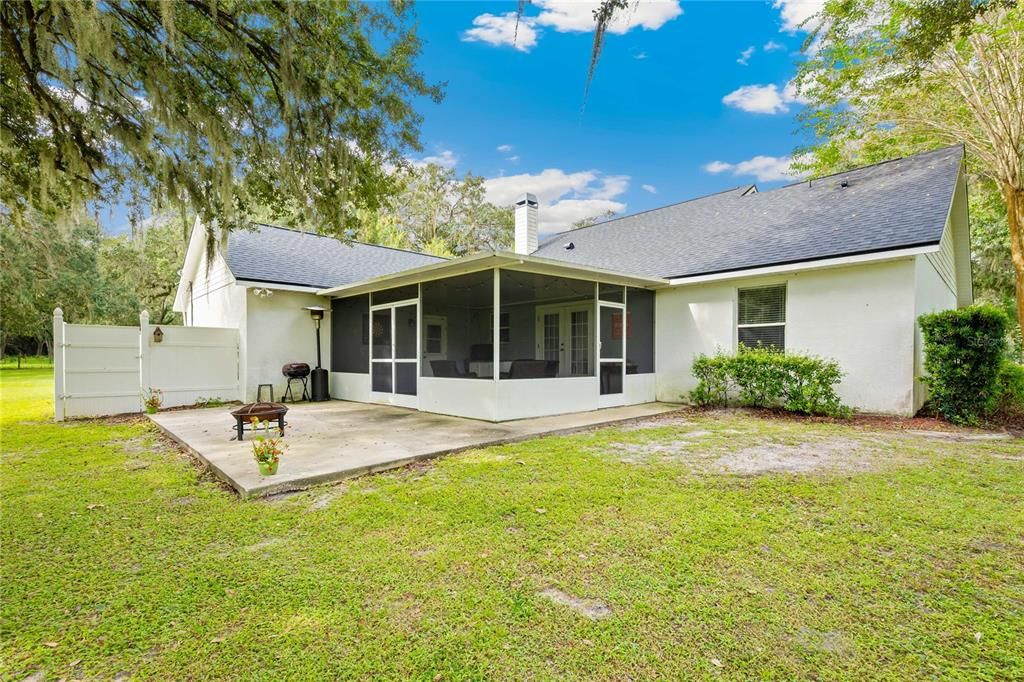 На продажу: $635,000 (4 спален, 2 ванн, 1705 Квадратных фут)