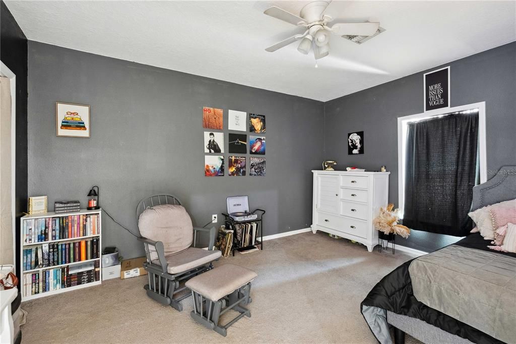 На продажу: $635,000 (4 спален, 2 ванн, 1705 Квадратных фут)